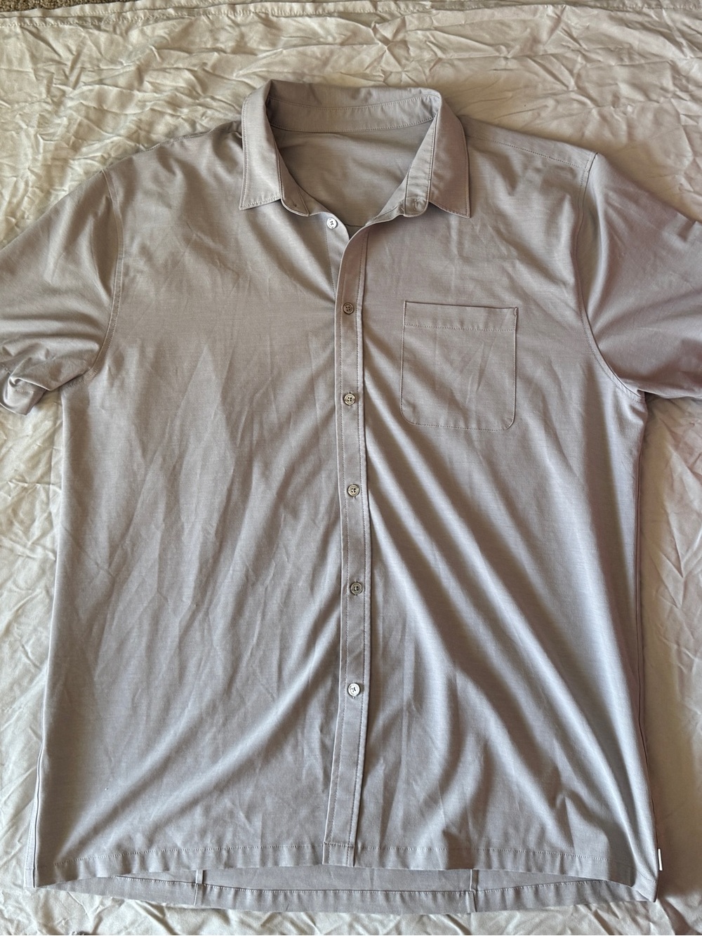 Vuori Men's Button-Down Shirt in Light Gray